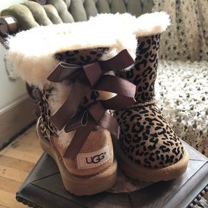 Toddler size 9 (Tan & black) leopard Ugg boots